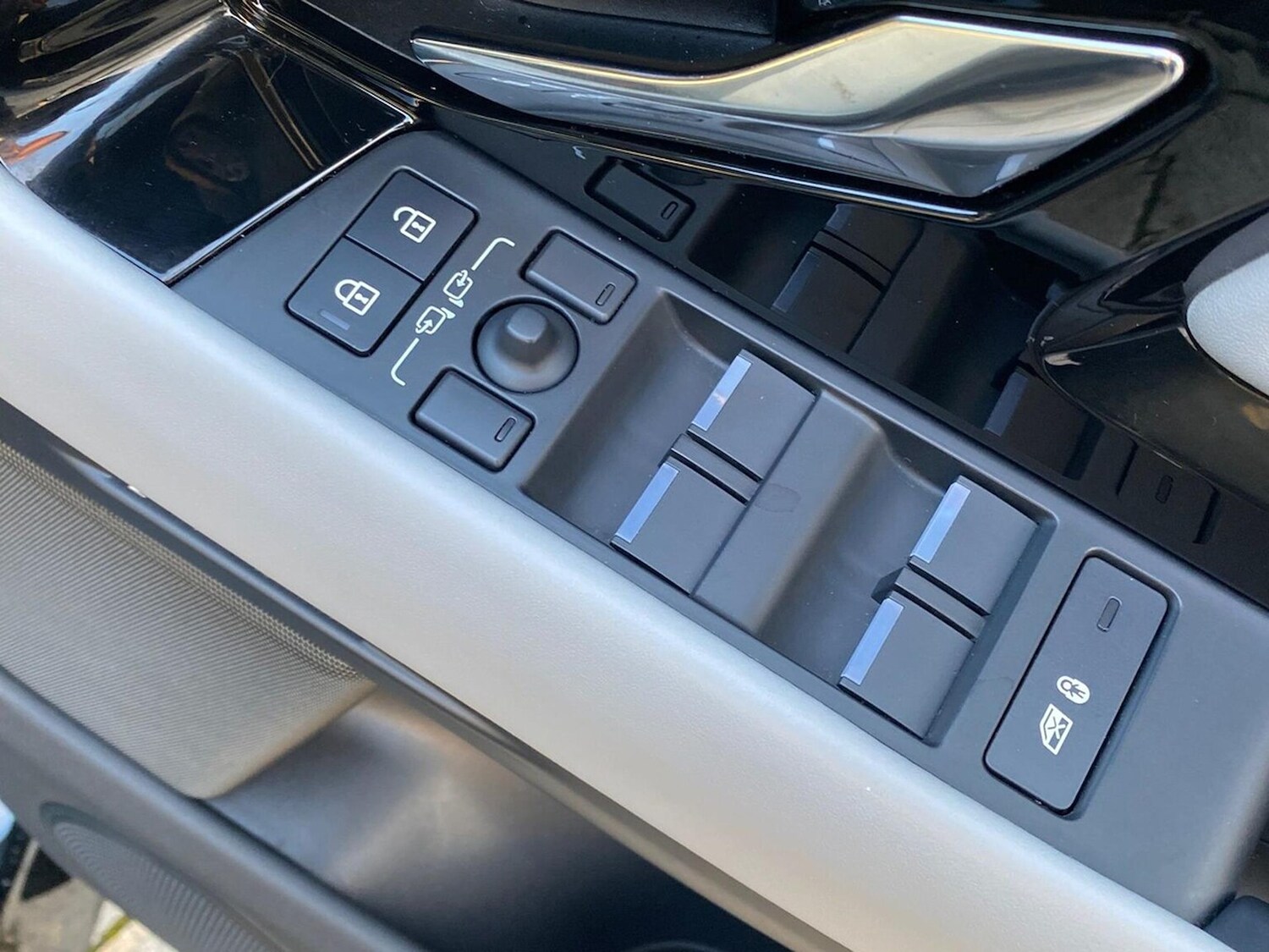 Used Land Rover Range Rover Evoque 2025 for sale - 76331074: Photo 24