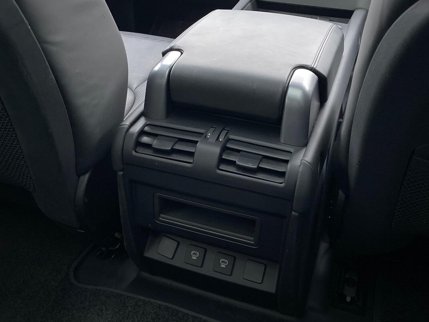 Used Land Rover Defender 2024 for sale - 77488003: Photo 18