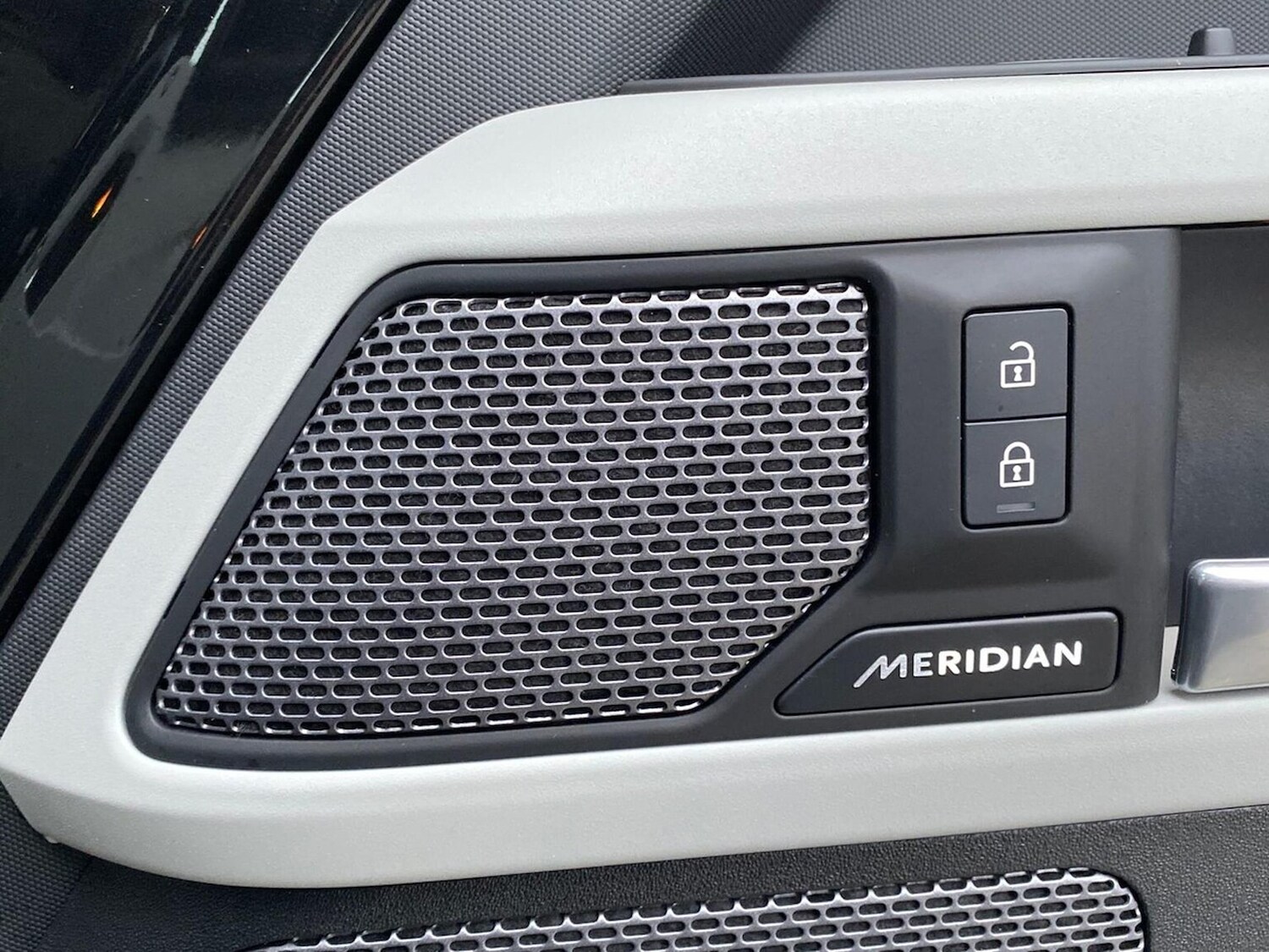 Used Land Rover Defender 2024 for sale - 77488003: Photo 24