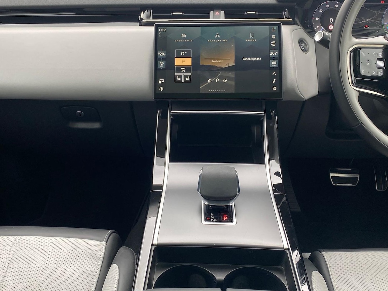 Used Land Rover Range Rover Velar 2024 for sale - 76450598: Photo 14