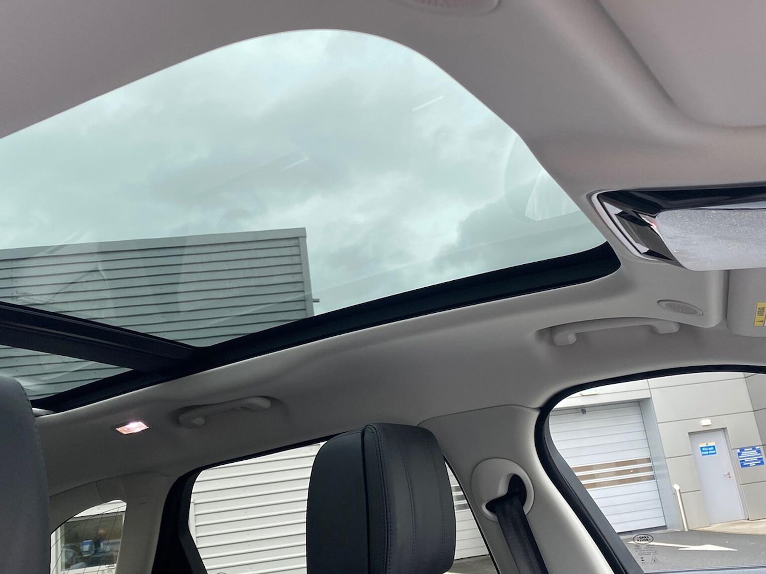 Used Land Rover Range Rover Velar 2024 for sale - 76450598: Photo 21