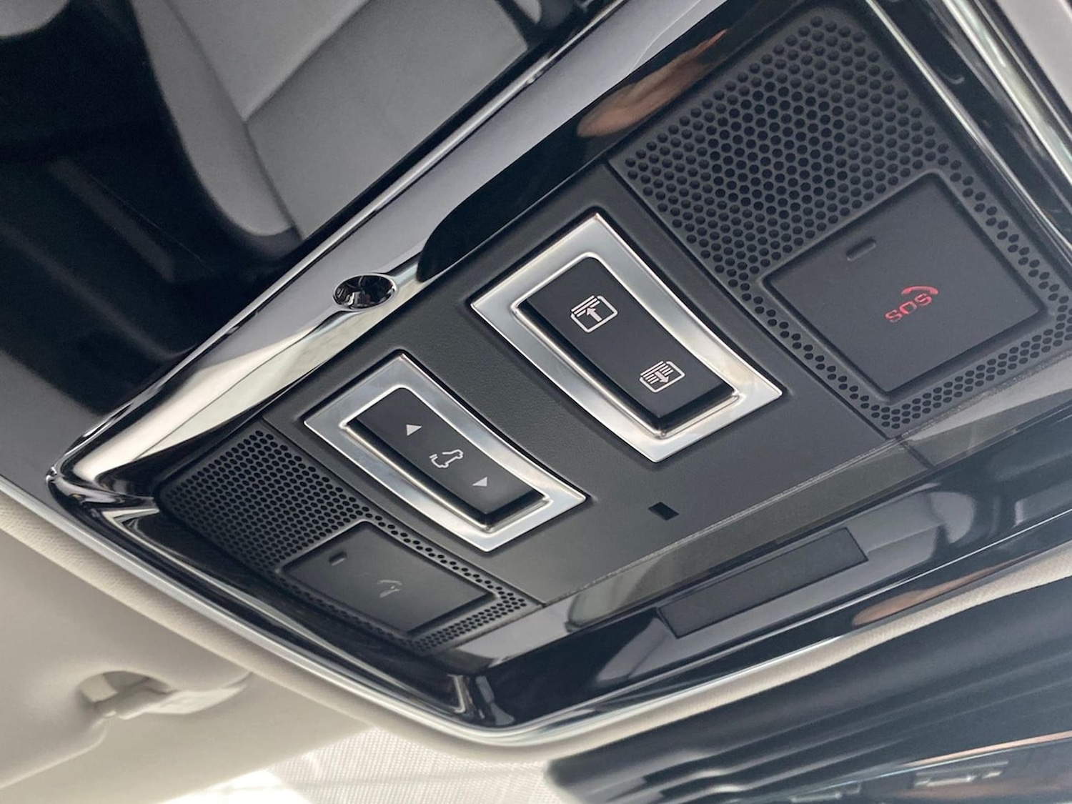 Used Land Rover Range Rover Velar 2024 for sale - 76450598: Photo 23