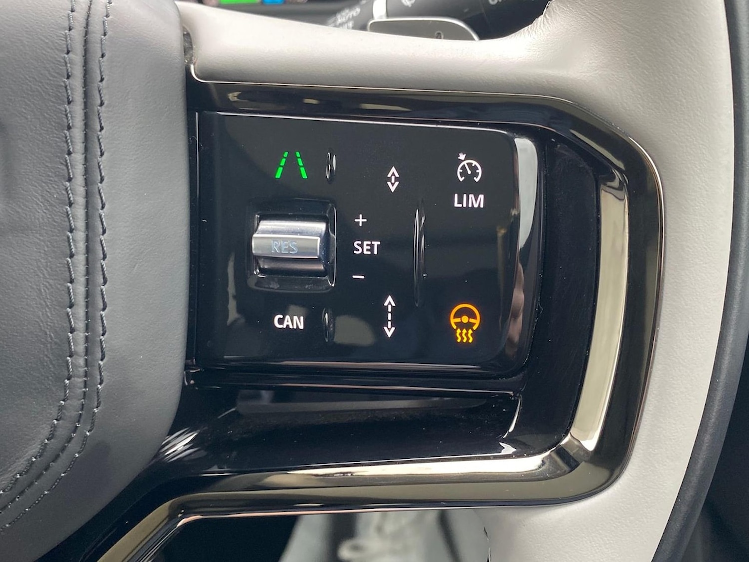 Used Land Rover Range Rover Velar 2024 for sale - 76450598: Photo 32