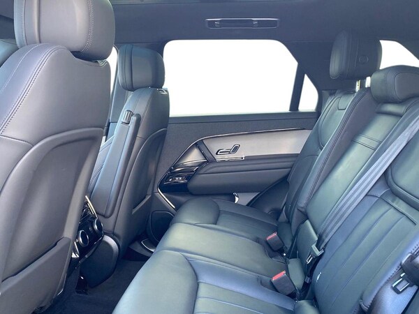 Used Land Rover Range Rover Sport 2024 for sale - 76142985: Photo 4