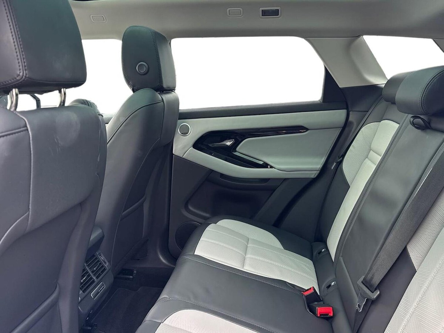 Used Land Rover Range Rover Evoque 2024 for sale - 78060614: Photo 4