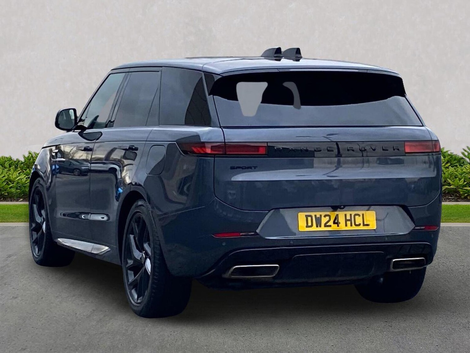 Used Land Rover Range Rover Sport 2024 for sale - 77775198: Photo 2