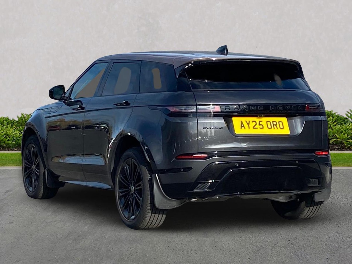 Used Land Rover Range Rover Evoque 2025 for sale - 76347038: Photo 2