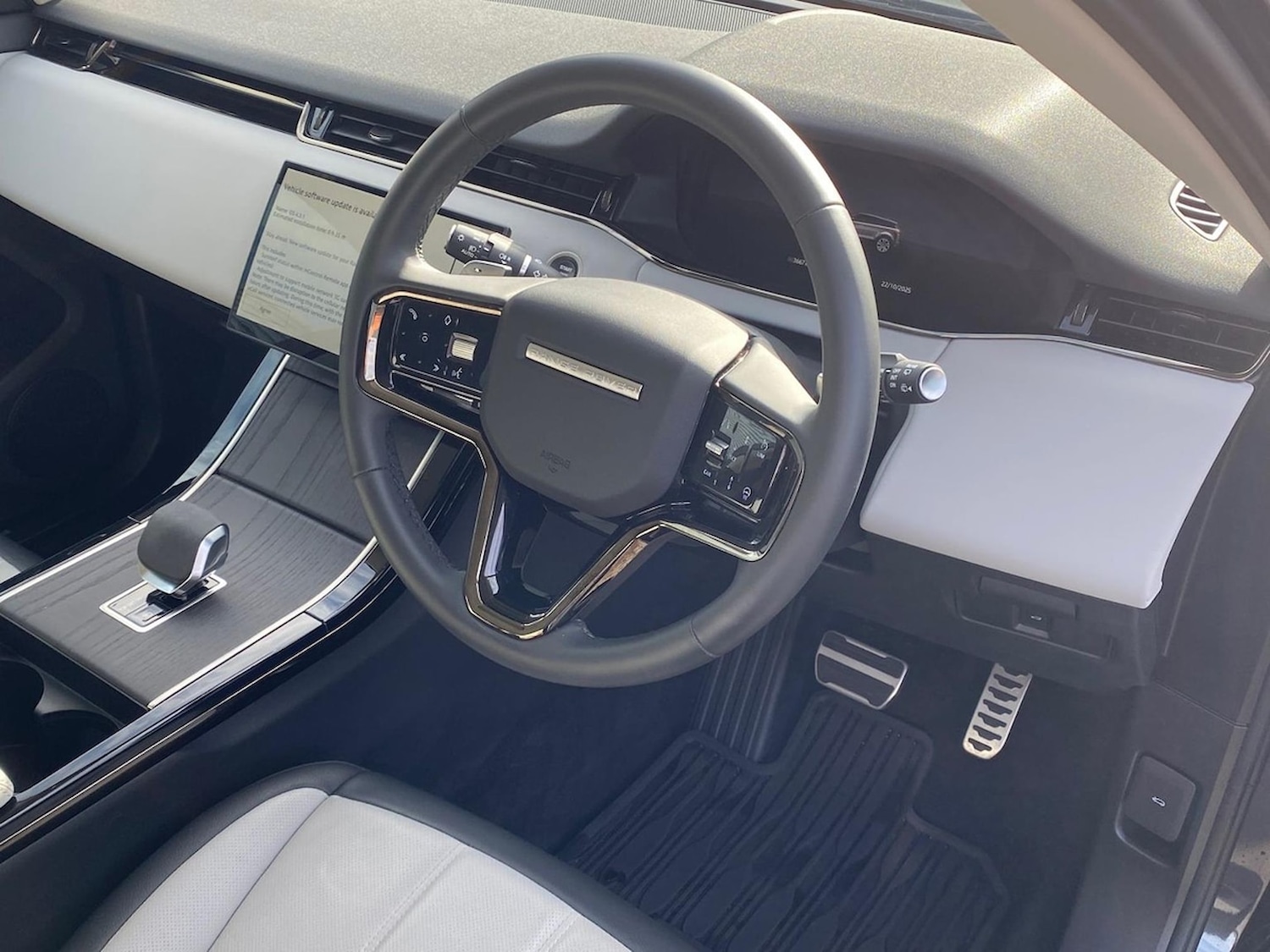 Used Land Rover Range Rover Evoque 2025 for sale - 76347038: Photo 27