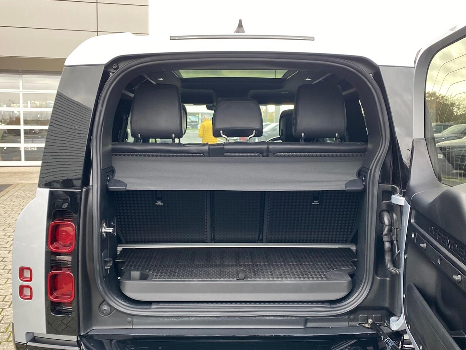 Used Land Rover Defender 2024 for sale - 76559802: Photo 10