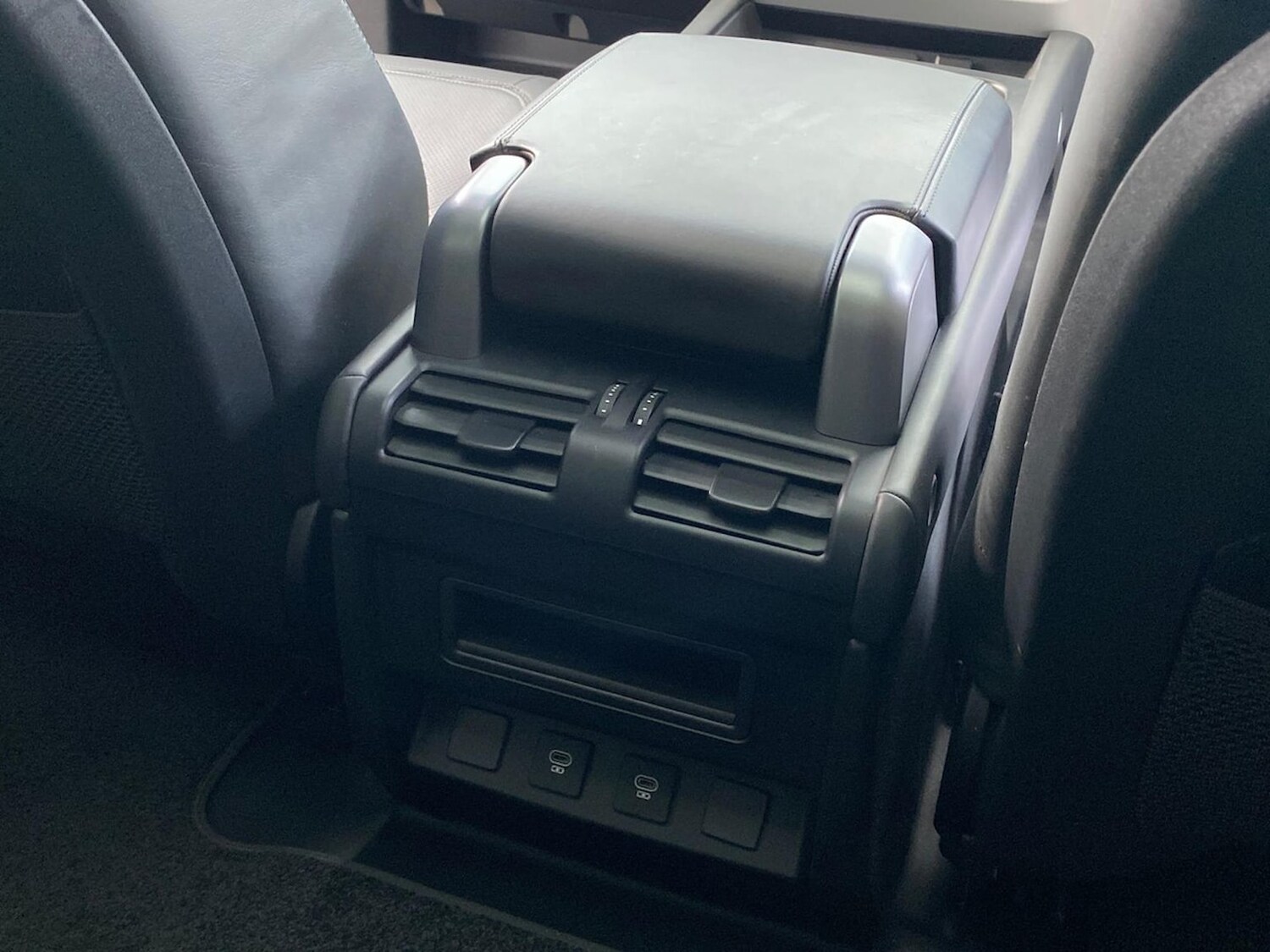 Used Land Rover Defender 2024 for sale - 76559802: Photo 18