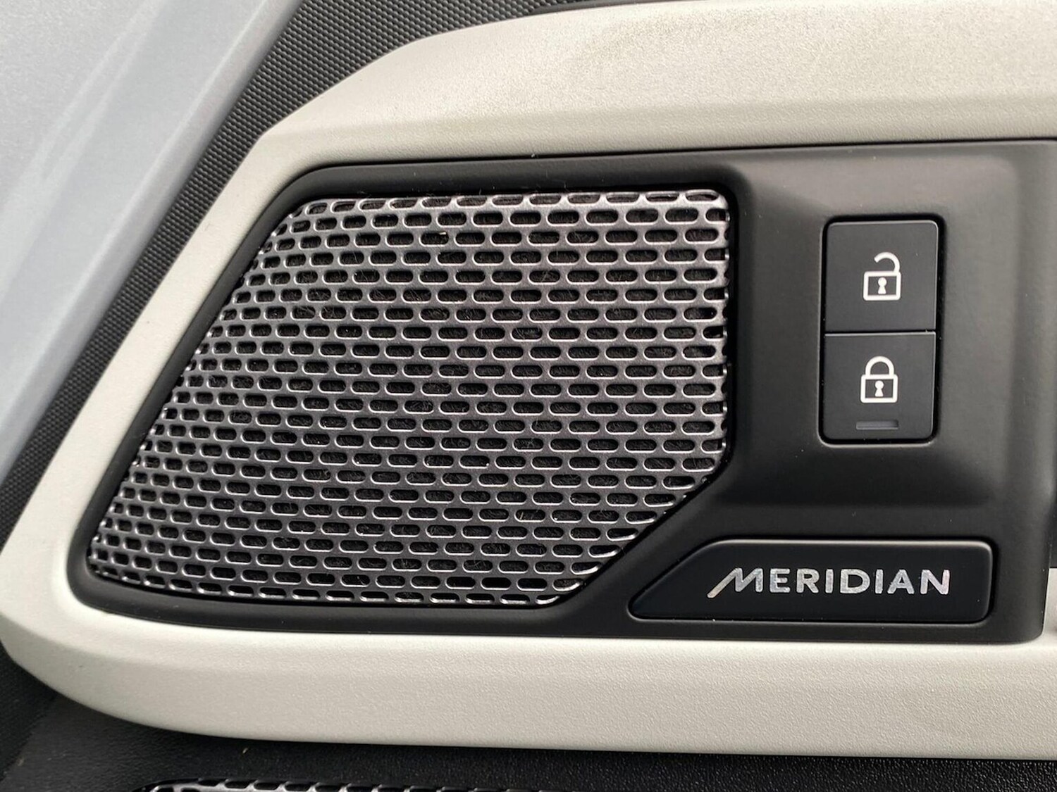 Used Land Rover Defender 2024 for sale - 76559802: Photo 22