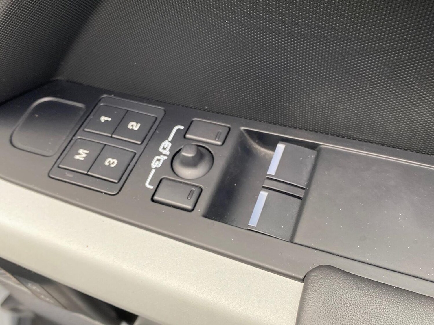 Used Land Rover Defender 2024 for sale - 76559802: Photo 23