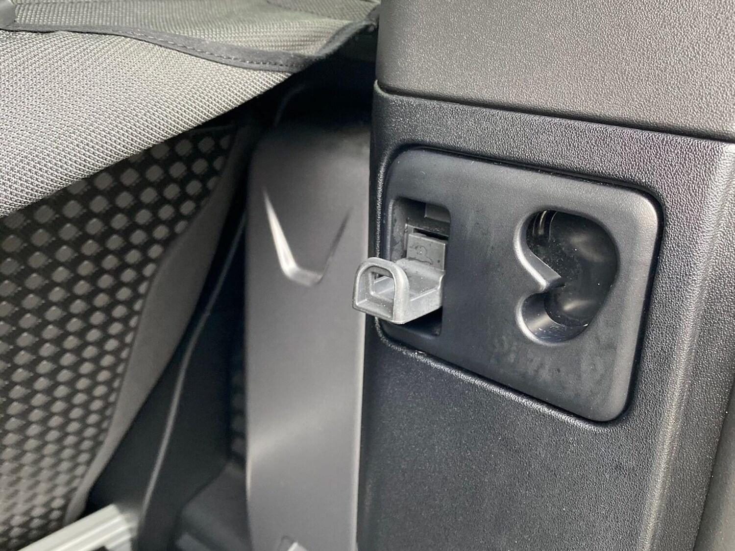 Used Land Rover Defender 2024 for sale - 76559802: Photo 24