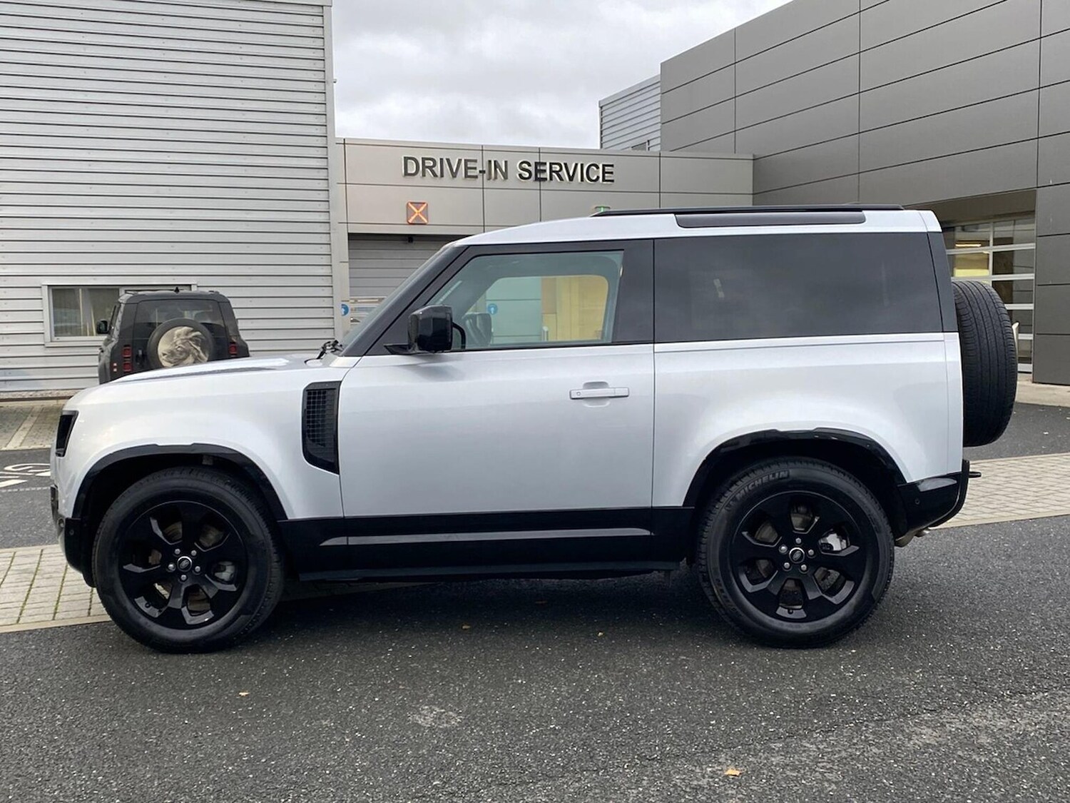 Used Land Rover Defender 2024 for sale - 76559802: Photo 34