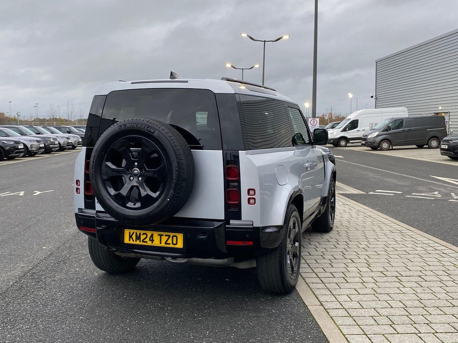 Used Land Rover Defender 2024 for sale - 76559802: Photo 35