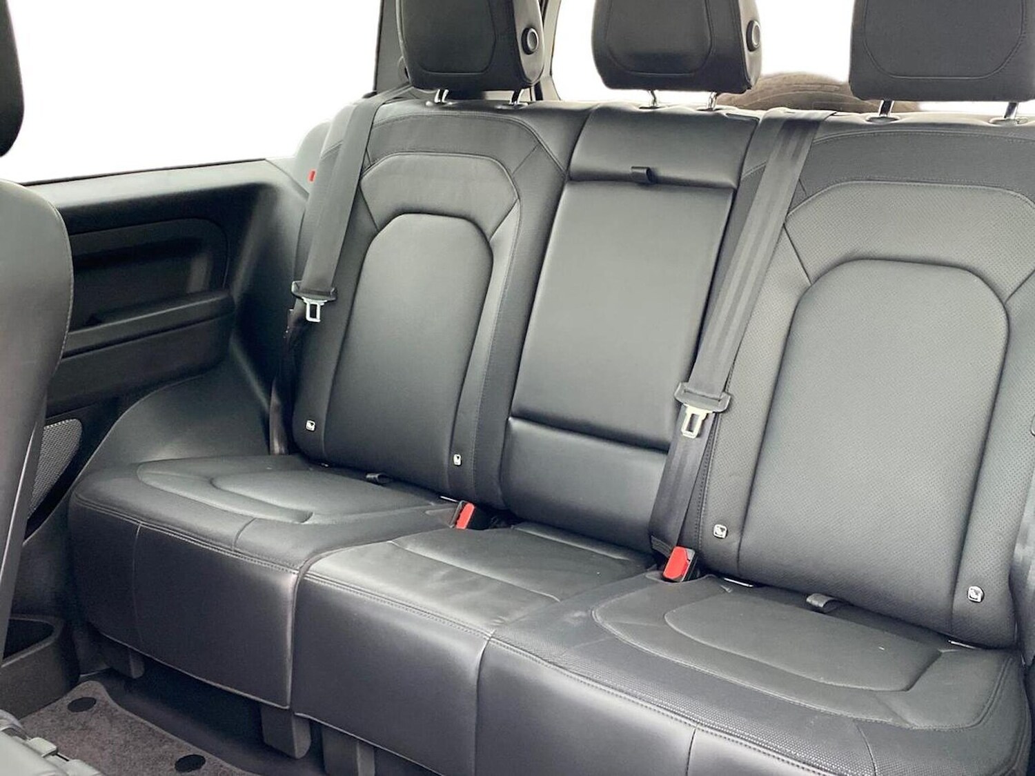 Used Land Rover Defender 2024 for sale - 76559802: Photo 4