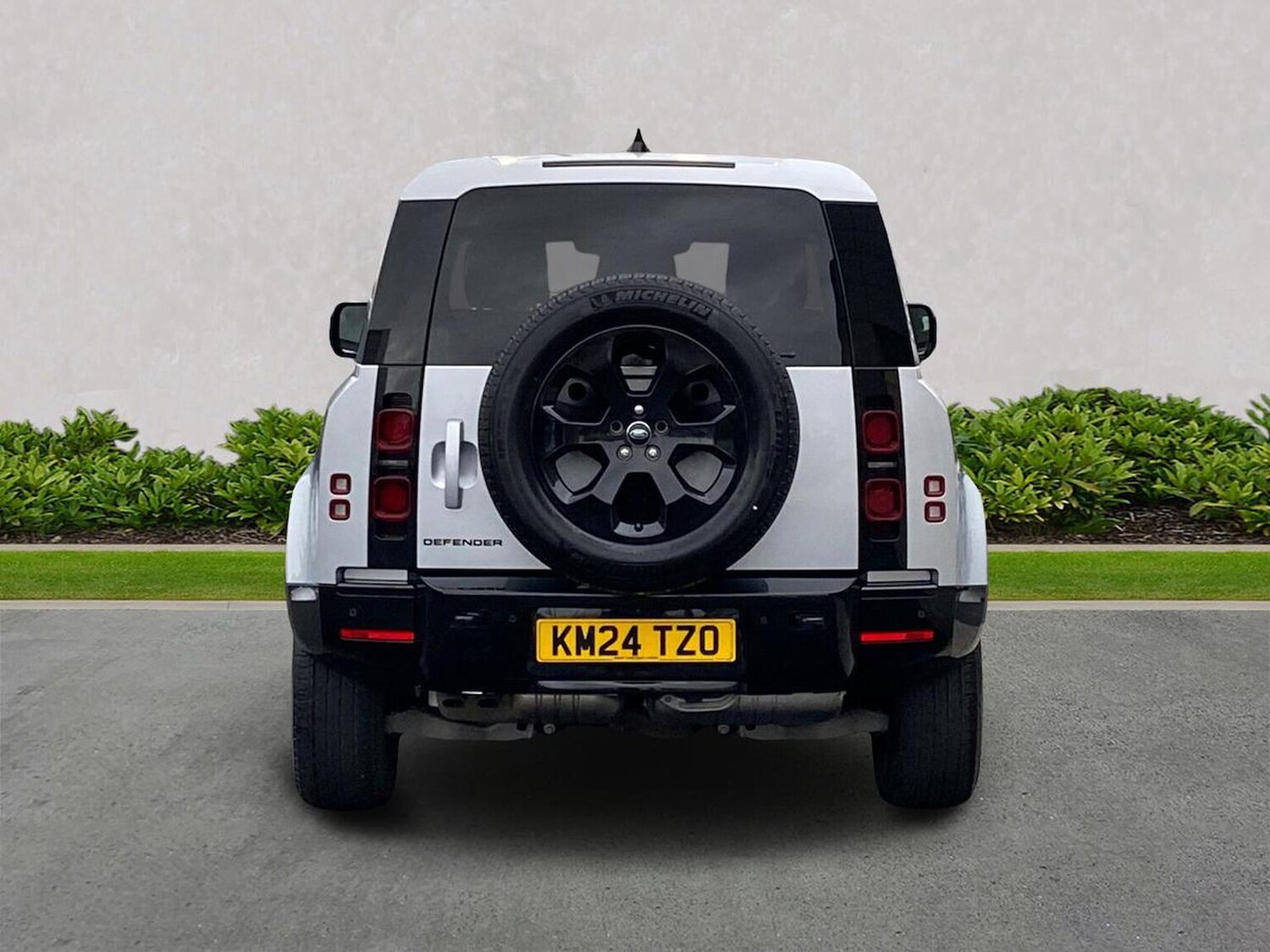 Used Land Rover Defender 2024 for sale - 76559802: Photo 6