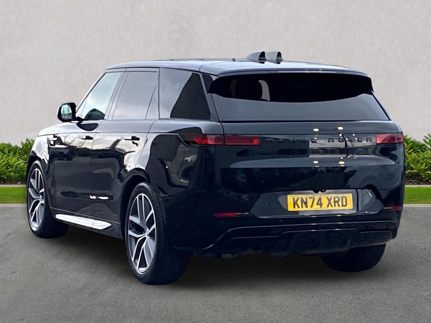 Used Land Rover Range Rover Sport 2024 for sale - 78039340: Photo 2