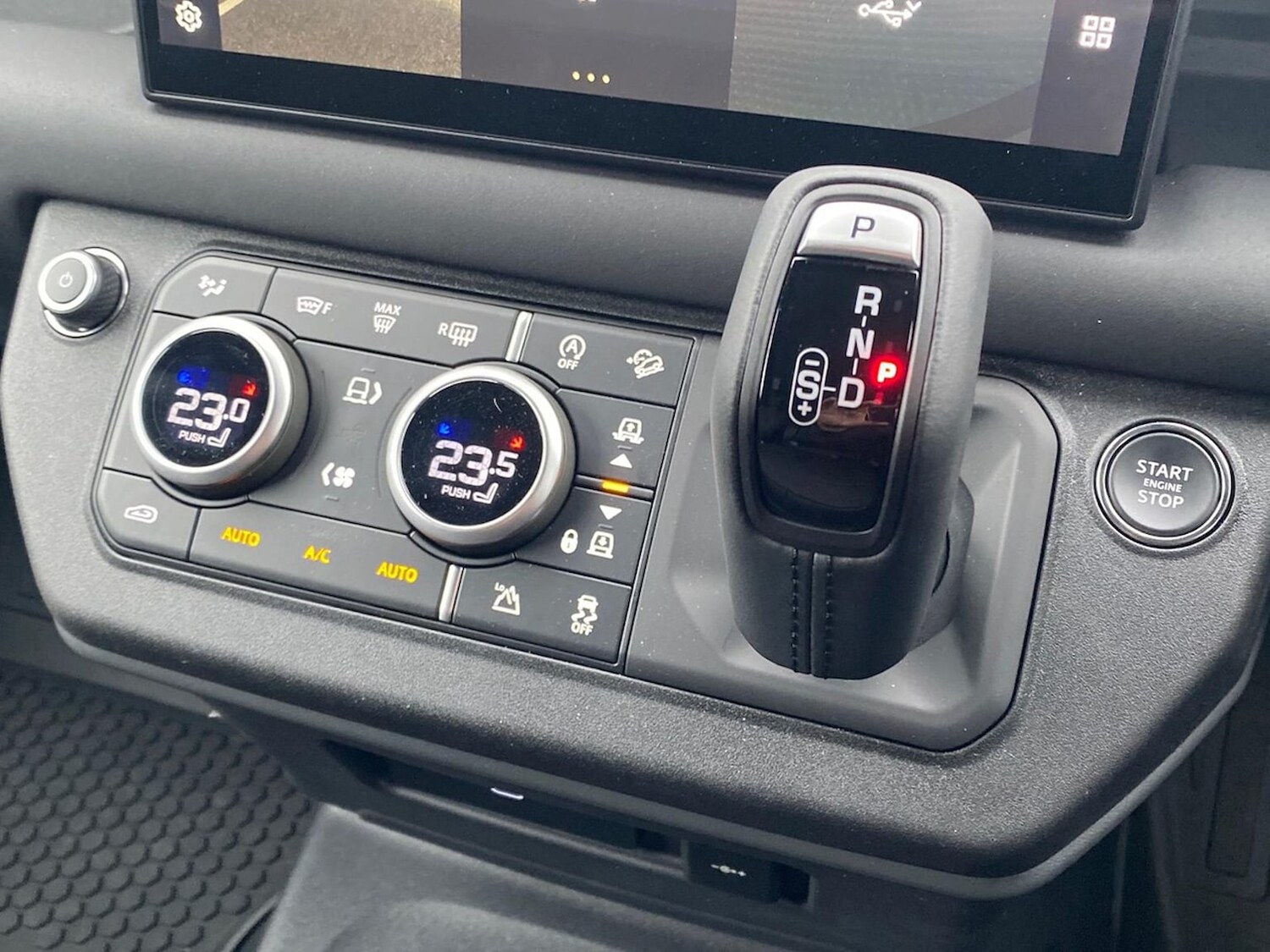 Used Land Rover Defender 2025 for sale - 76492415: Photo 13