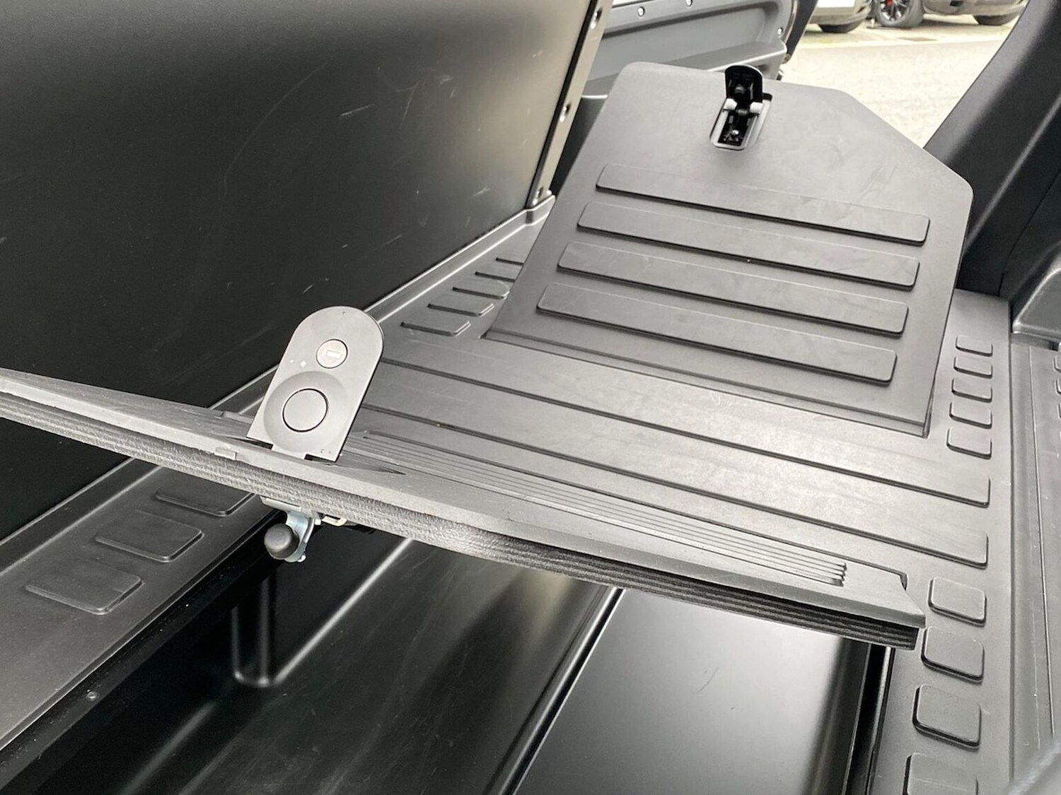 Used Land Rover Defender 2025 for sale - 76492415: Photo 18