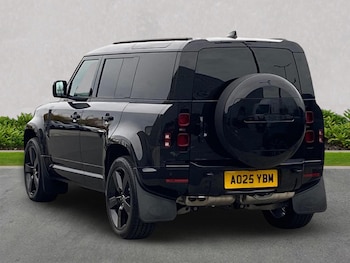 Used Land Rover Defender 2025 for sale - 76492415: Photo