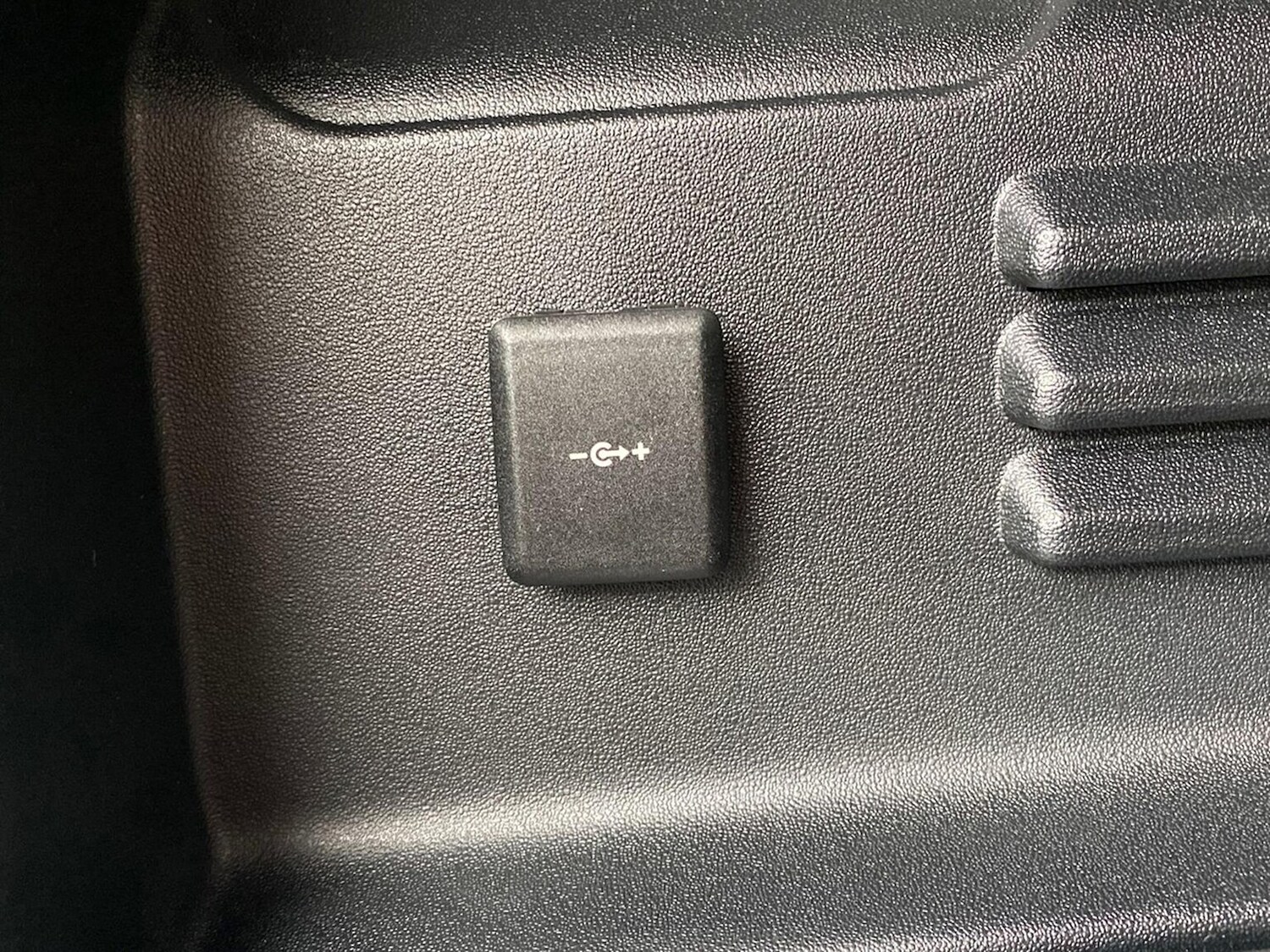 Used Land Rover Defender 2025 for sale - 76492415: Photo 36