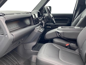 Used Land Rover Defender 2025 for sale - 76492415: Photo