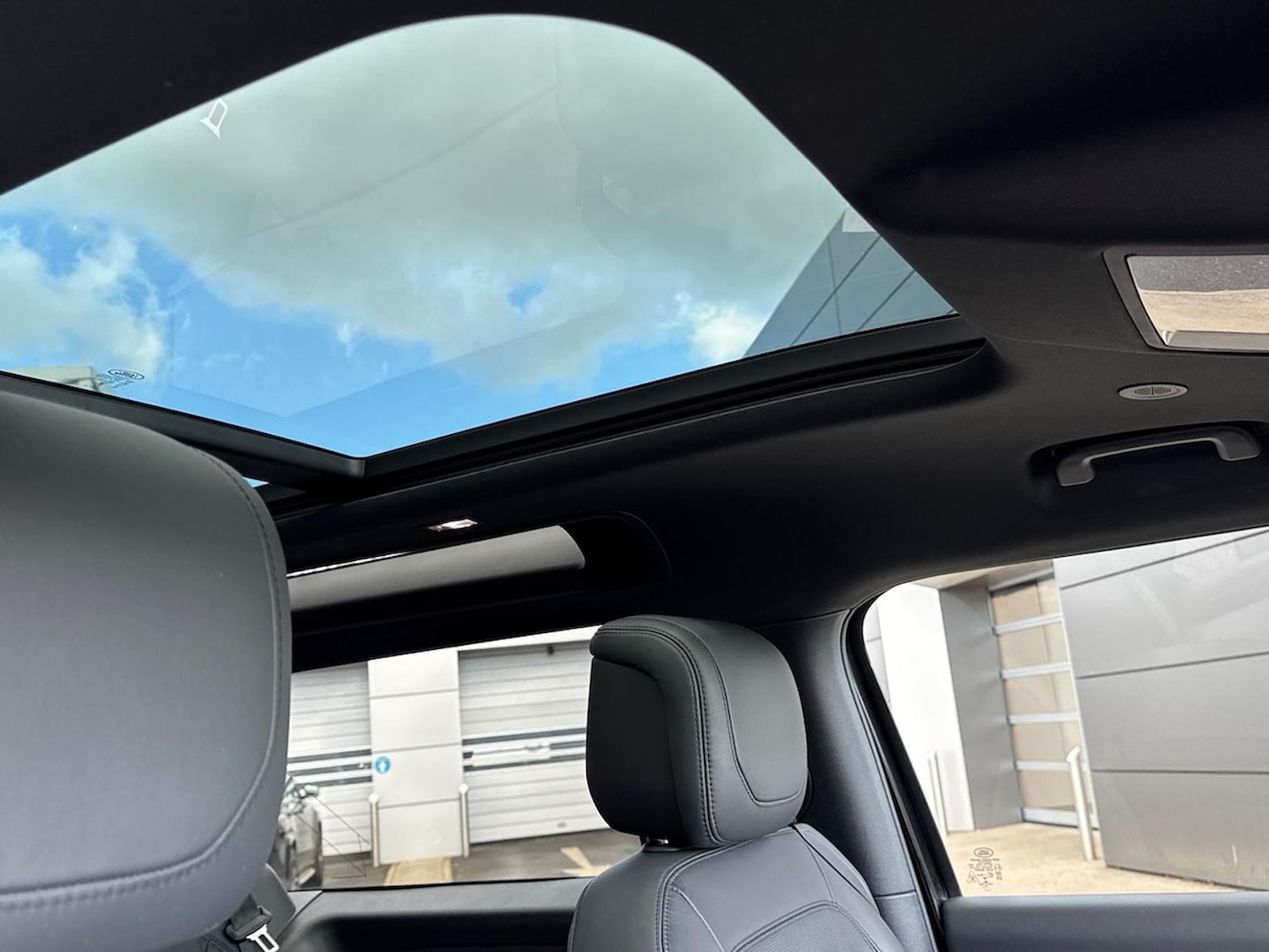 Used Land Rover Defender 2023 for sale - 78193526: Photo 23