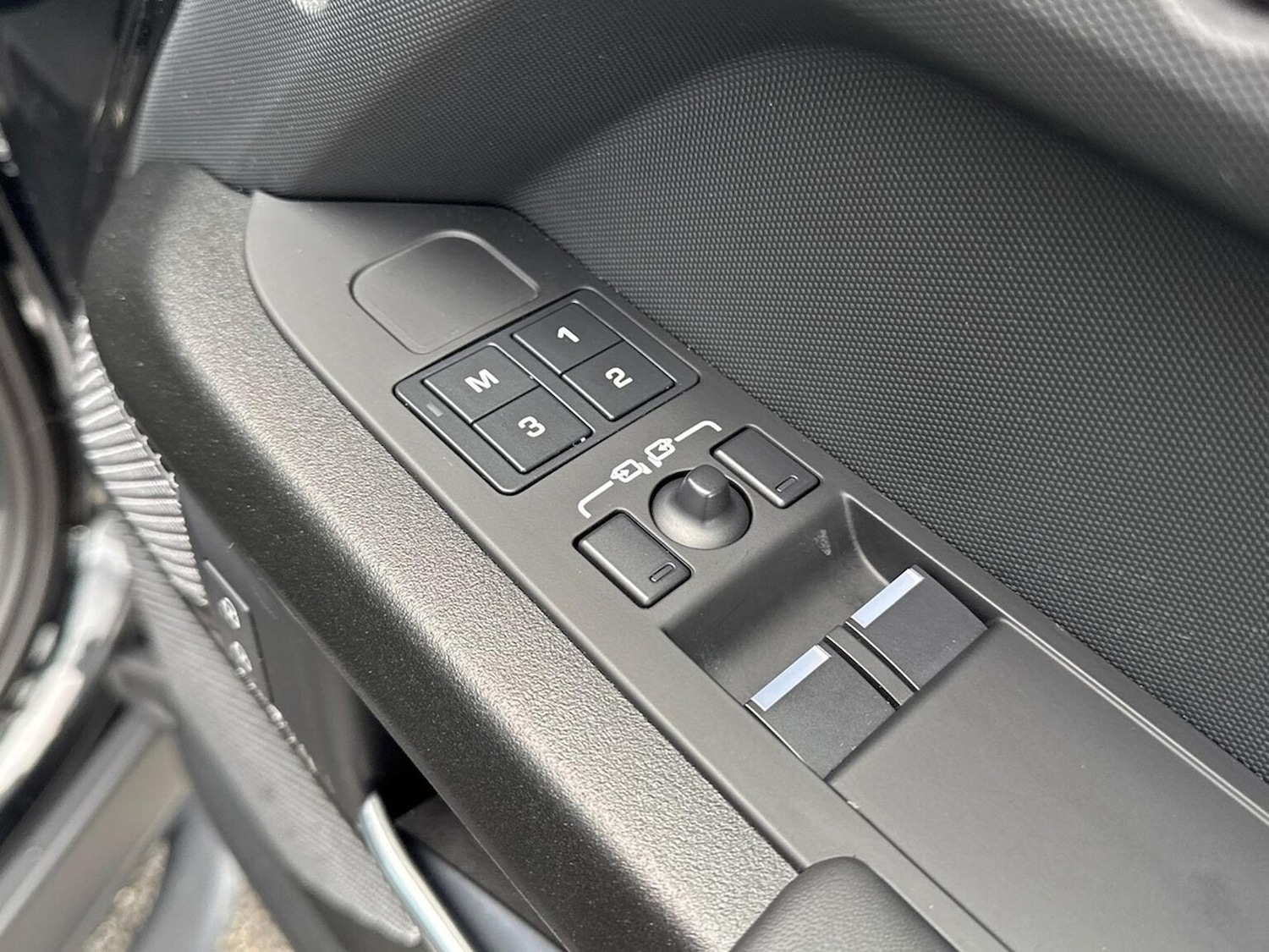 Used Land Rover Defender 2023 for sale - 78193526: Photo 27