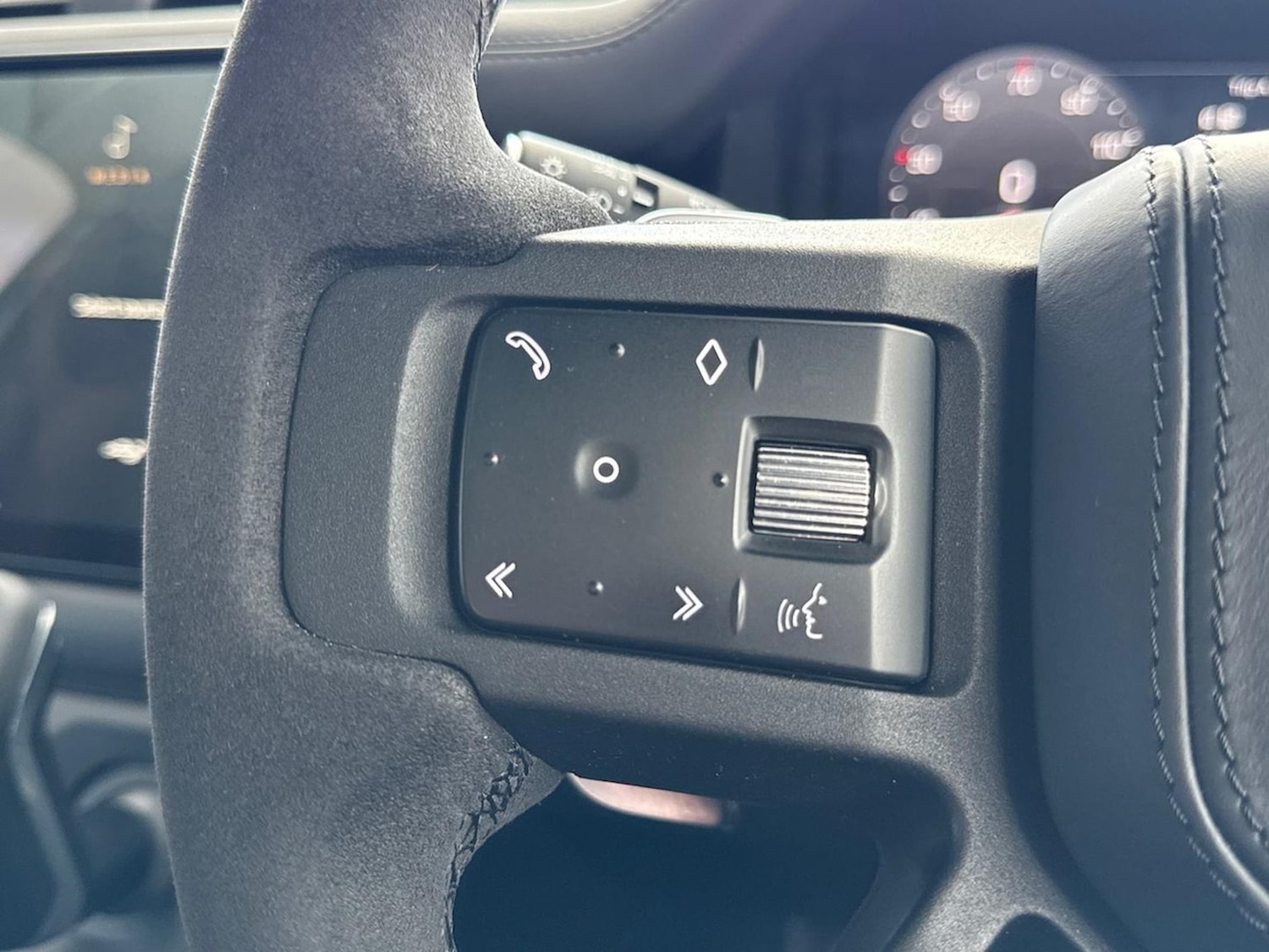 Used Land Rover Defender 2023 for sale - 78193526: Photo 38