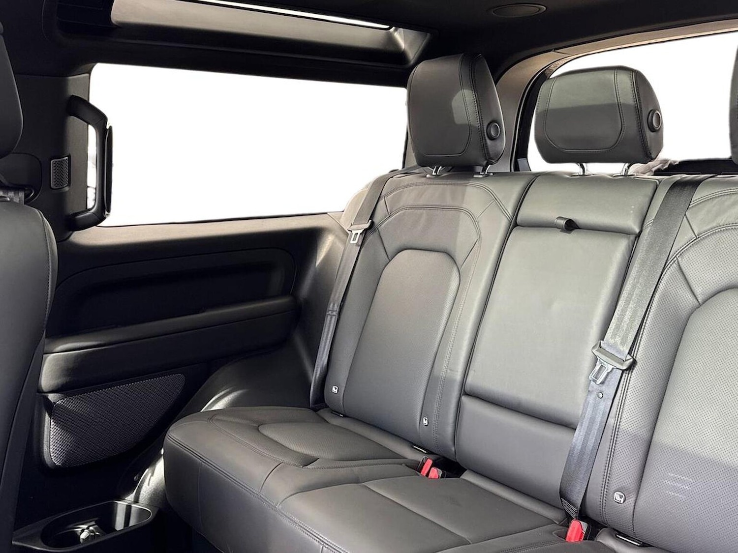 Used Land Rover Defender 2023 for sale - 78193526: Photo 6