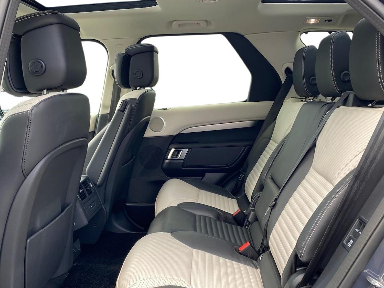 Used Land Rover Discovery 2024 for sale - 78193442: Photo 6