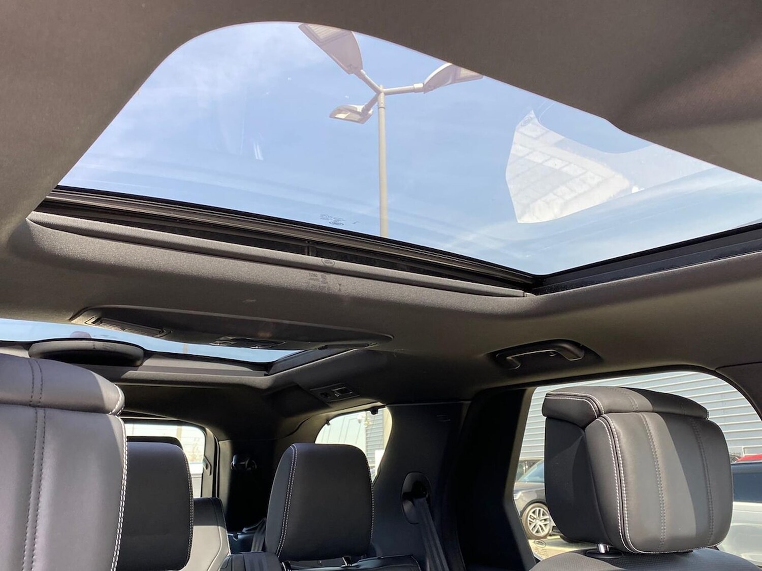 Used Land Rover Discovery 2024 for sale - 78193555: Photo 21