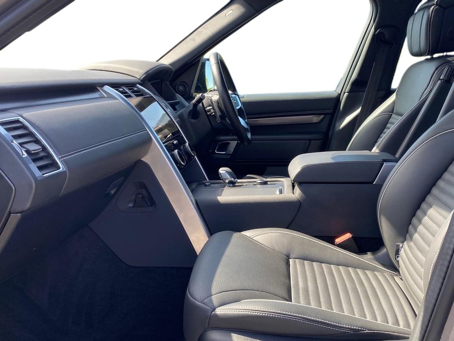 Used Land Rover Discovery 2024 for sale - 78193555: Photo 3