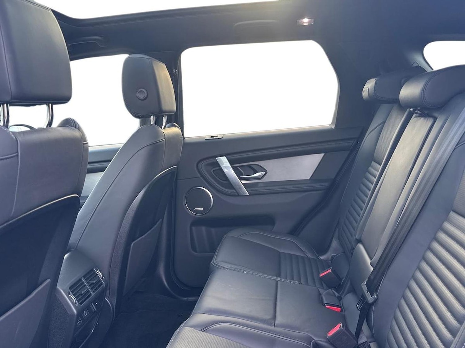 Used Land Rover Discovery Sport 2025 for sale - 77488041: Photo 4