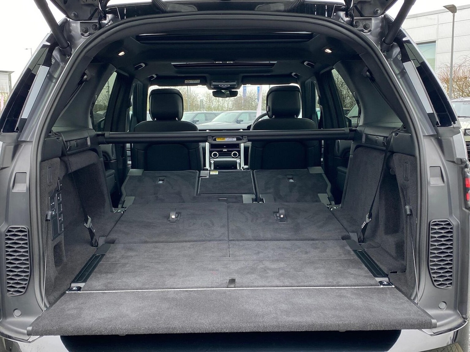 Used Land Rover Discovery 2025 for sale - 77901706: Photo 37