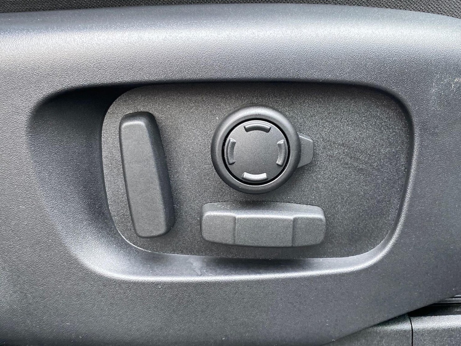 Used Land Rover Discovery 2025 for sale - 77901706: Photo 41