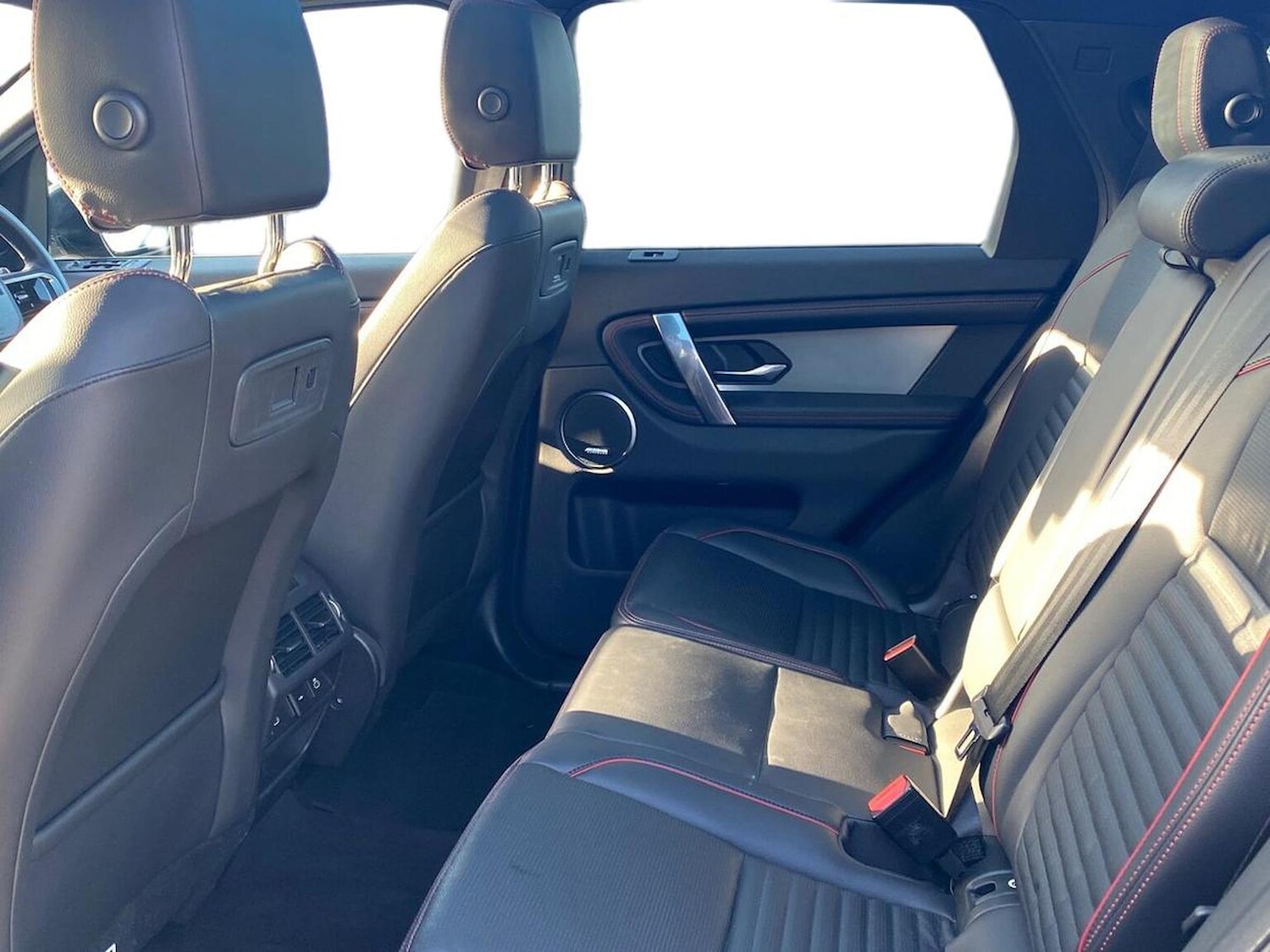 Used Land Rover Discovery Sport 2022 for sale - 76605539: Photo 4