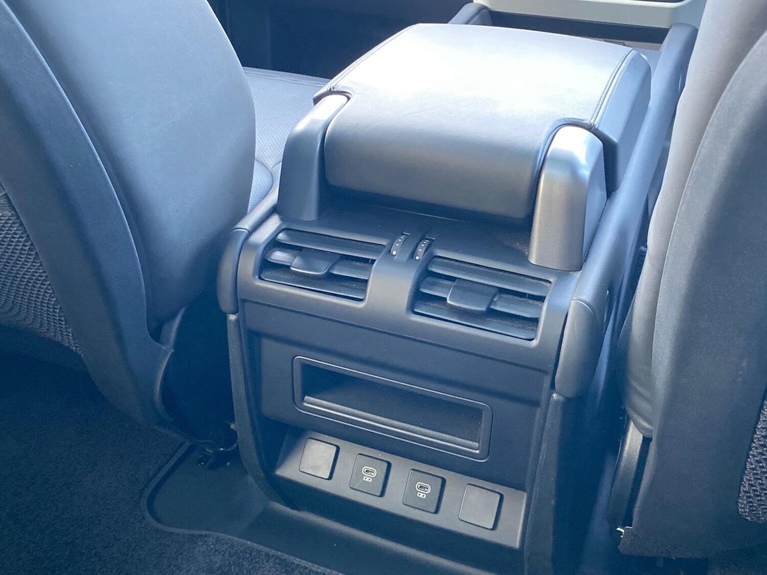 Used Land Rover Defender 2023 for sale - 76578304: Photo 18