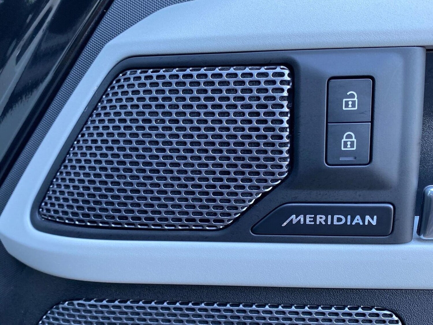 Used Land Rover Defender 2023 for sale - 76578304: Photo 22