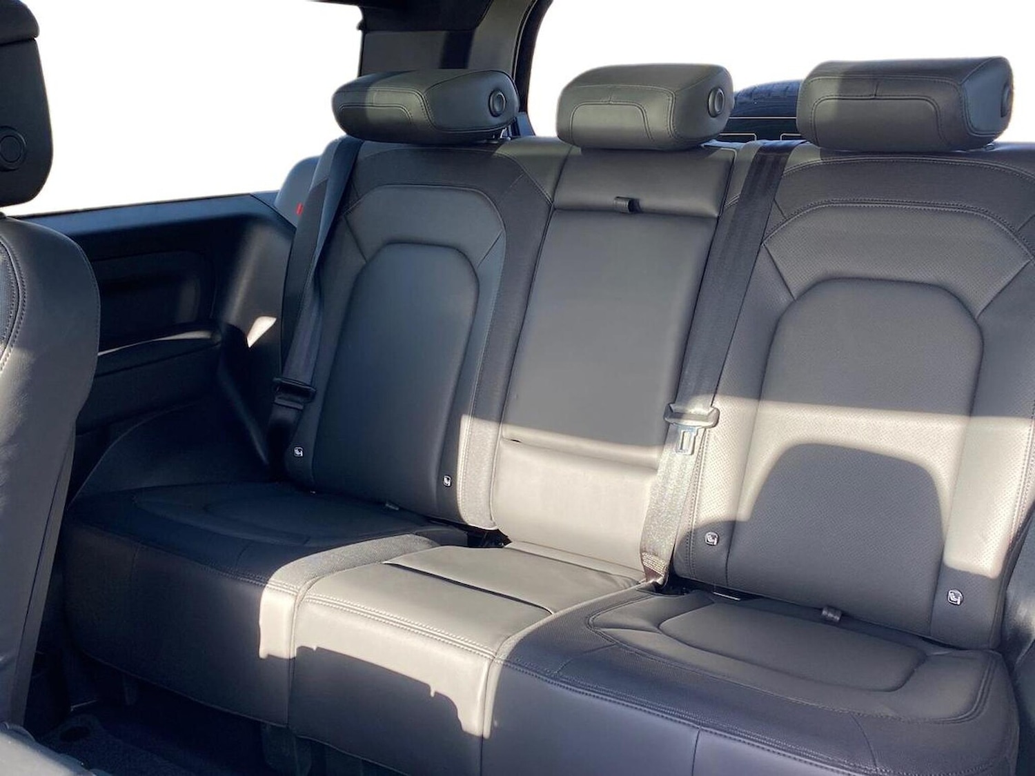 Used Land Rover Defender 2023 for sale - 76578304: Photo 4