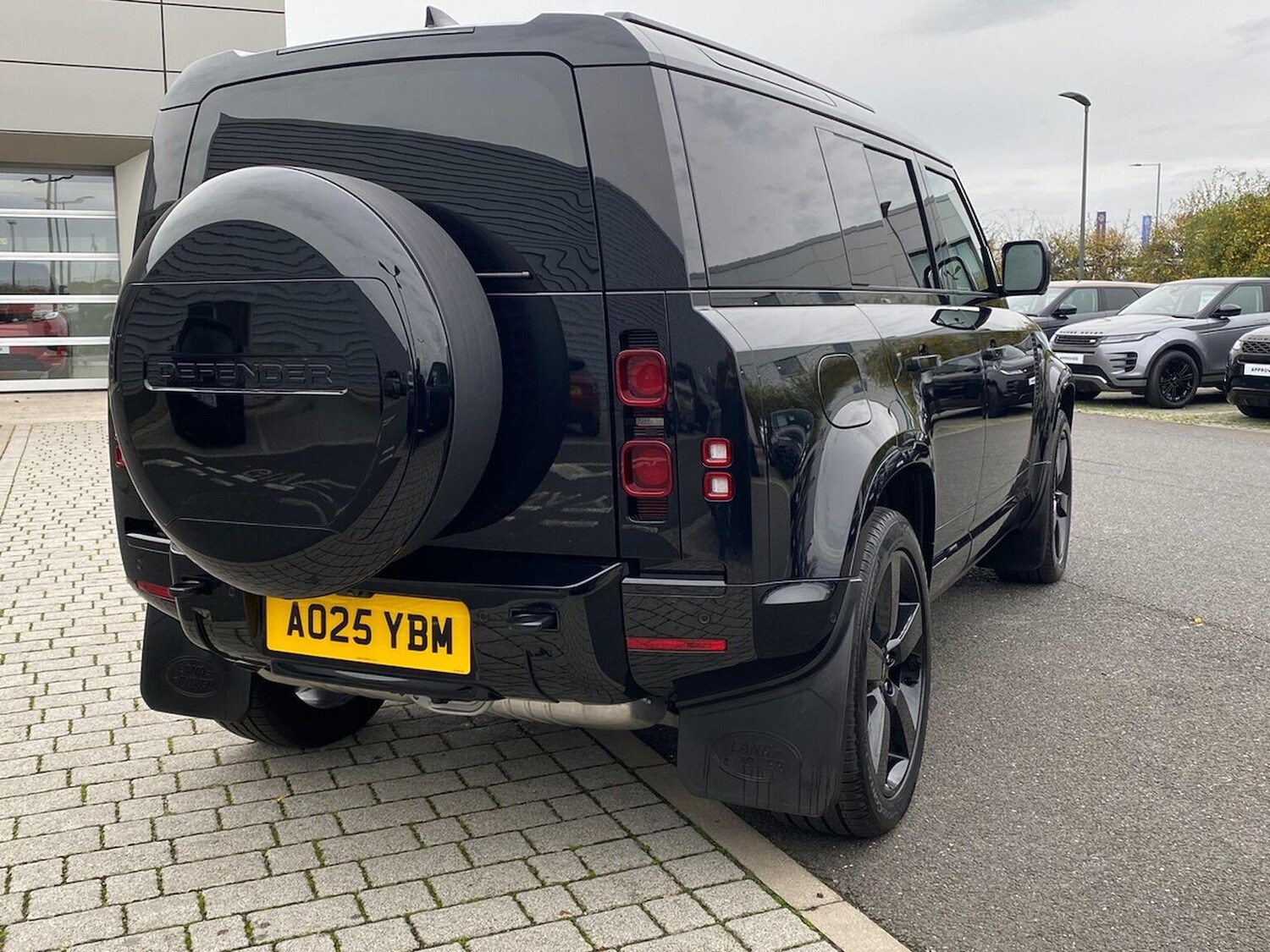 Used Land Rover Defender 2025 for sale - 76969054: Photo 32