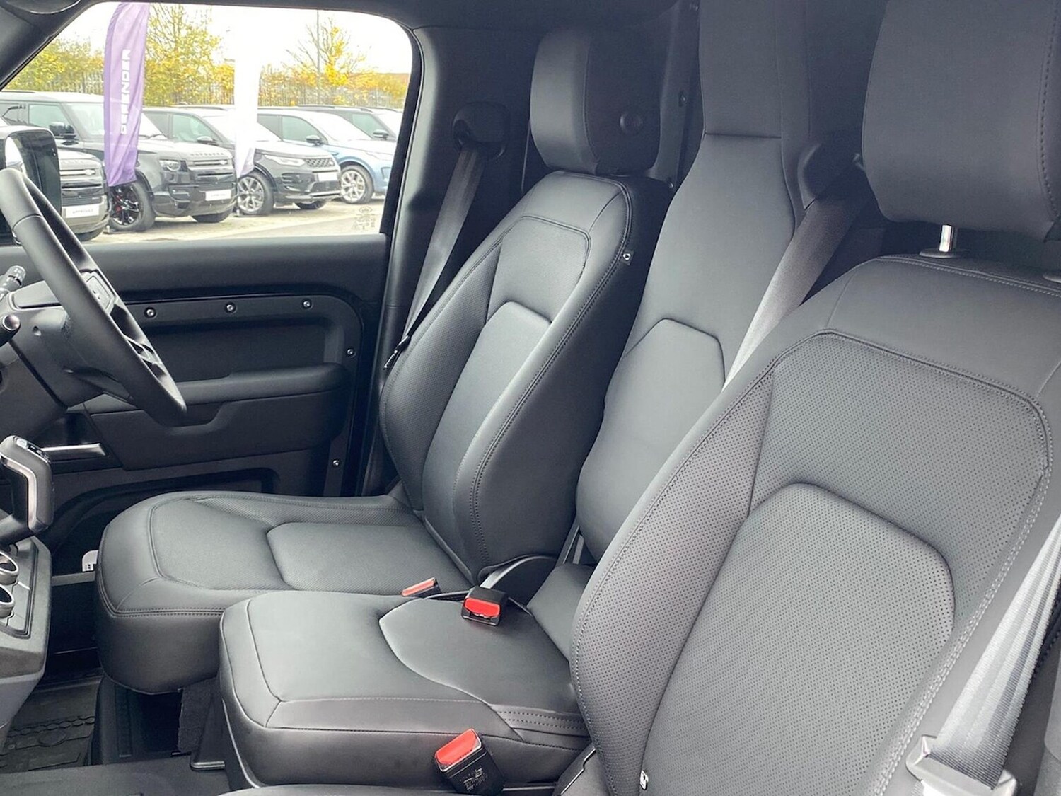 Used Land Rover Defender 2025 for sale - 76969054: Photo 40