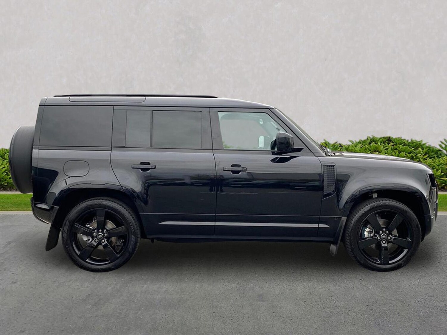 Used Land Rover Defender 2025 for sale - 76969054: Photo 7