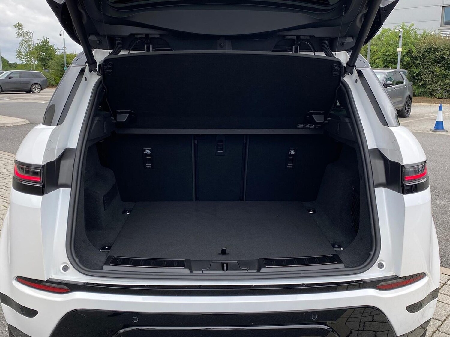 Used Land Rover Range Rover Evoque 2025 for sale - 76046059: Photo 10