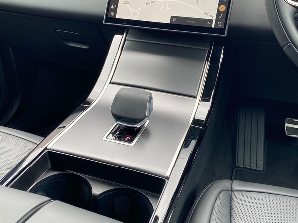 Used Land Rover Range Rover Evoque 2025 for sale - 76046059: Photo 13