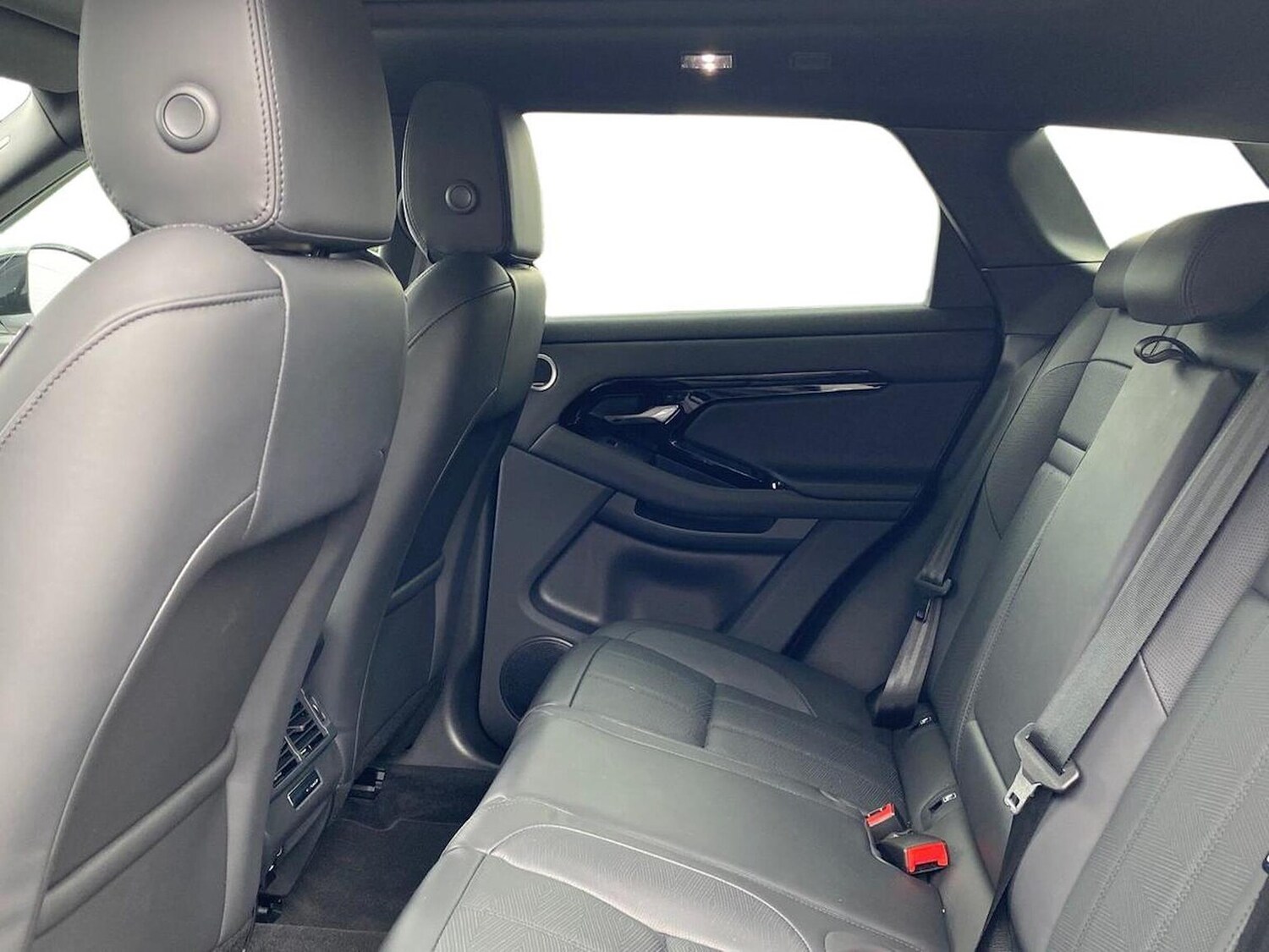 Used Land Rover Range Rover Evoque 2025 for sale - 76046059: Photo 4