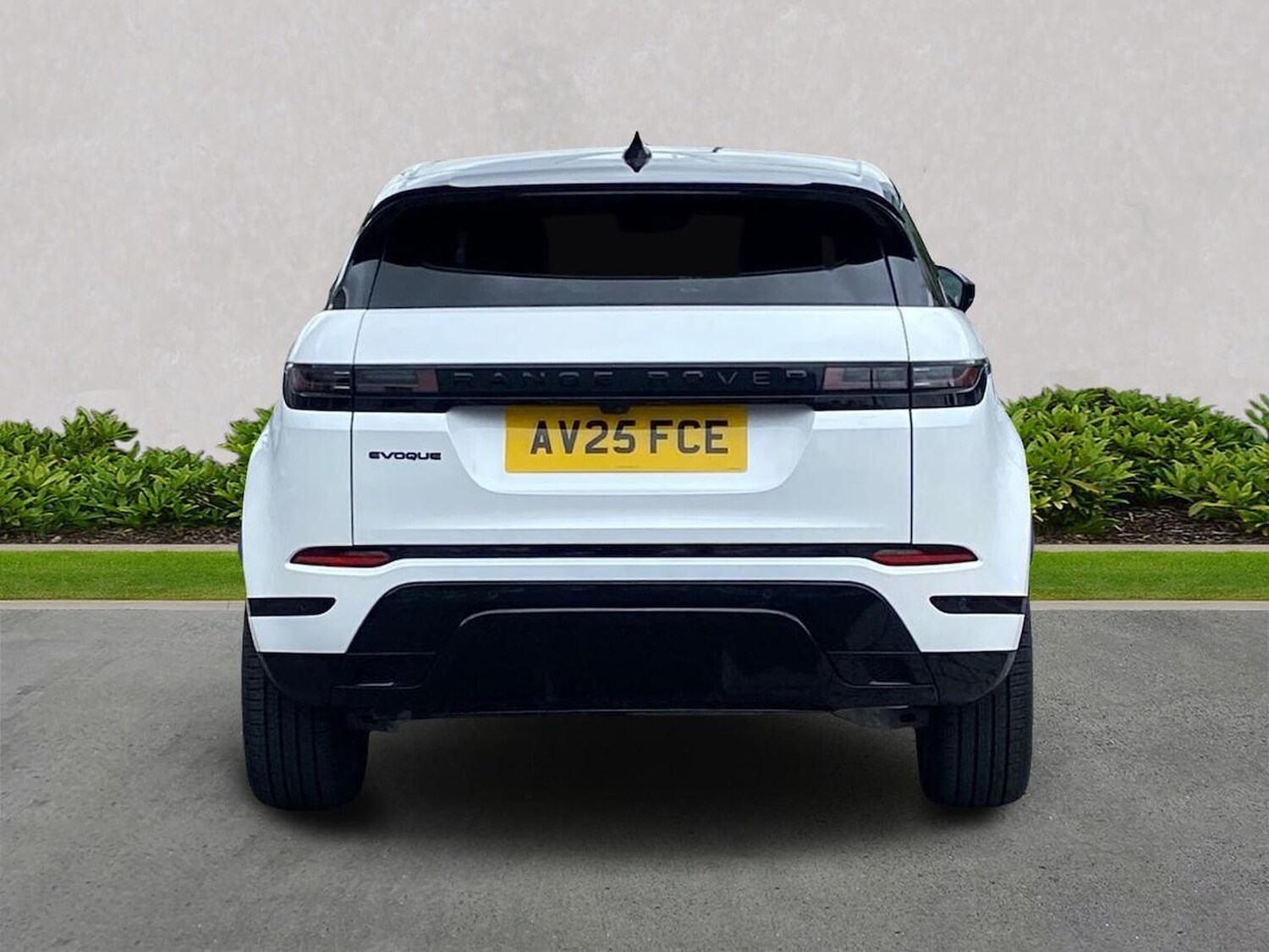 Used Land Rover Range Rover Evoque 2025 for sale - 76046059: Photo 6