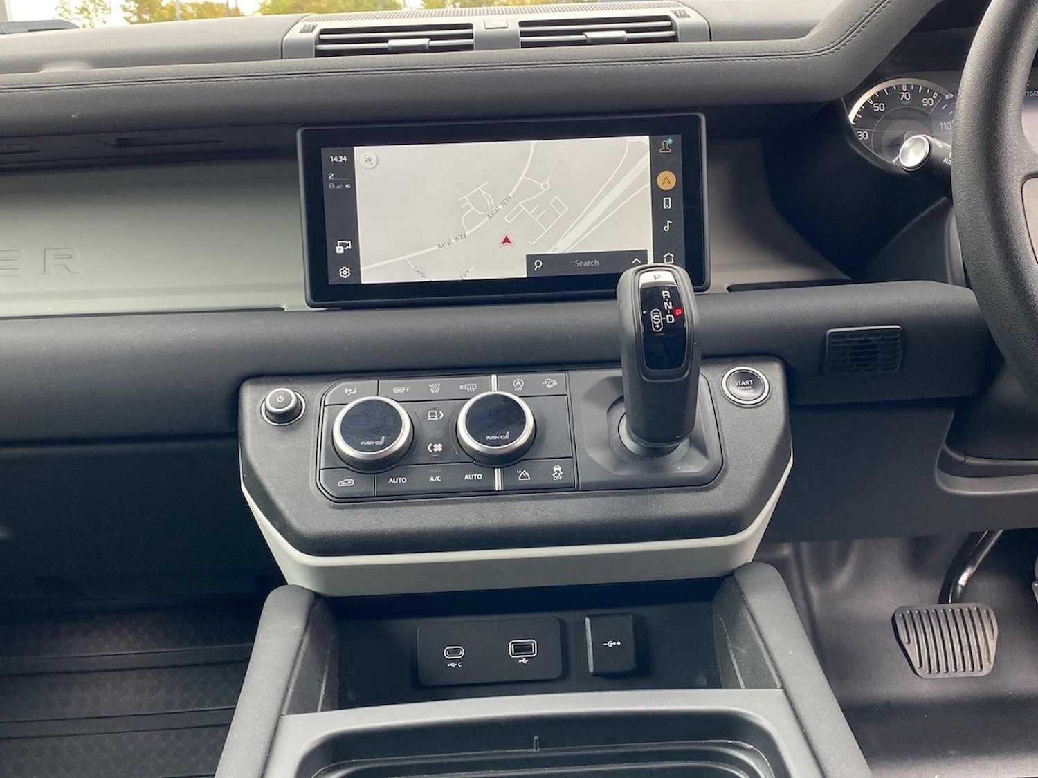 Used Land Rover Defender 2022 for sale - 76243199: Photo 14