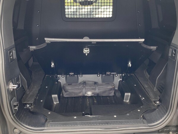 Used Land Rover Defender 2022 for sale - 76243199: Photo 29